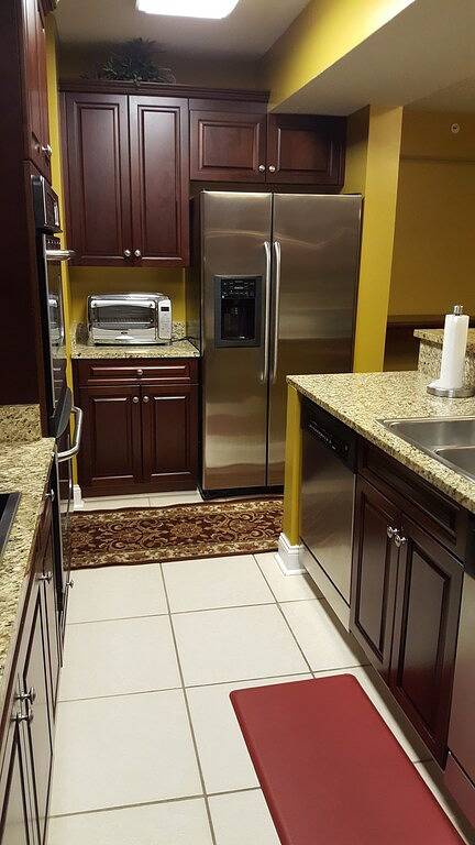 Beach rental for 18 people, with balcony and hot tub as well as pool by Myrtle Beach