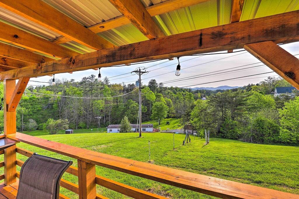 Ganze Wohnung, Studio w/ Loft, Hot Tub & Views in Marshall! in Madison County (NC)
