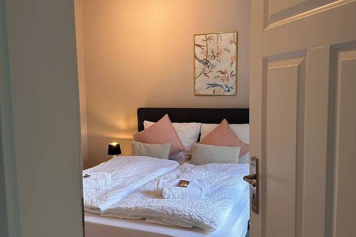 Ganze Wohnung, Uferresidenz - Stilvoller Altbau mit Balkon, Wasserblick & Platz für die Familie in Oldenburg, Niedersachsen