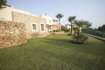 Villa in Santa Eulària des Riu, East Ibiza für 12 