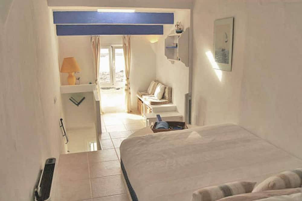 Enchanting fisherman’s cottage in front of the sea in Biniancolla in Biniancolla, Menorca