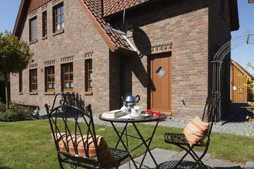 Ferienhaus für 2 Personen, mit Garten in Jemgum