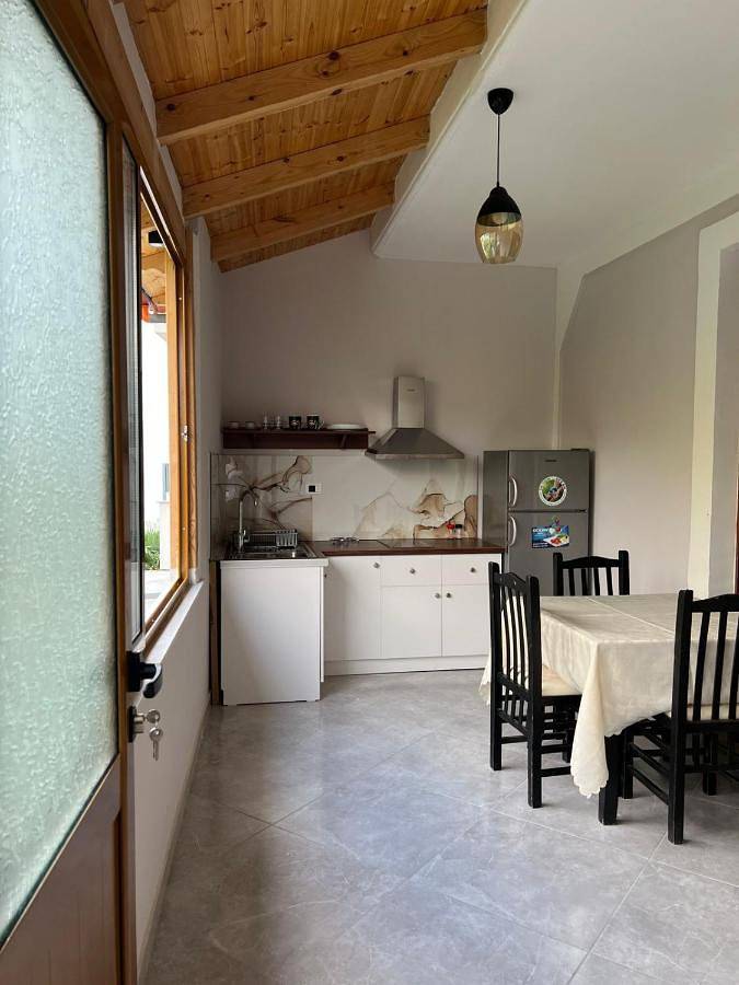 Appartement de vacances pour 4 personnes, avec balcon ainsi que vue et jardin