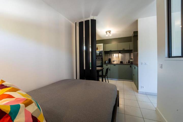 Gîte pour 2 personnes, avec jardin et vue dans Esplanade du Lac ( Aix-les-Bains) - 4