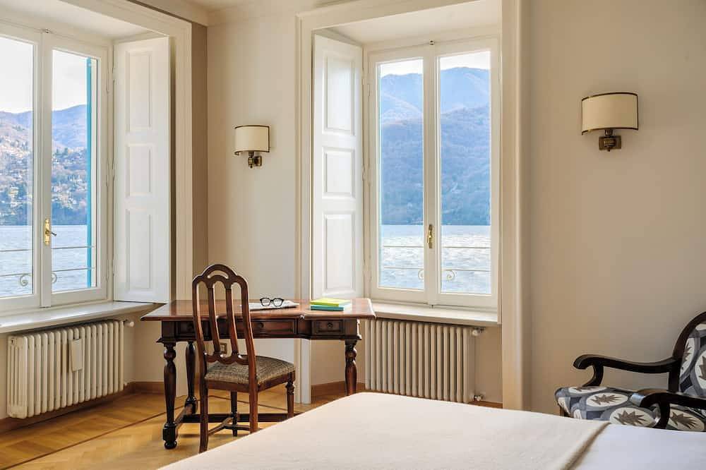 La Casa - Spacious apartment in historic villa with private lake access in Carate Urio, Comosjøen