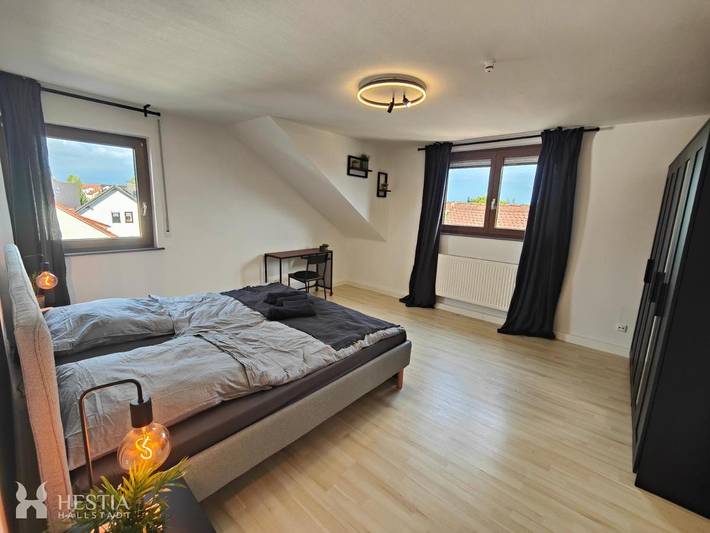 Ferienwohnung für 7 Personen, mit Ausblick und Garten in Hallstadt