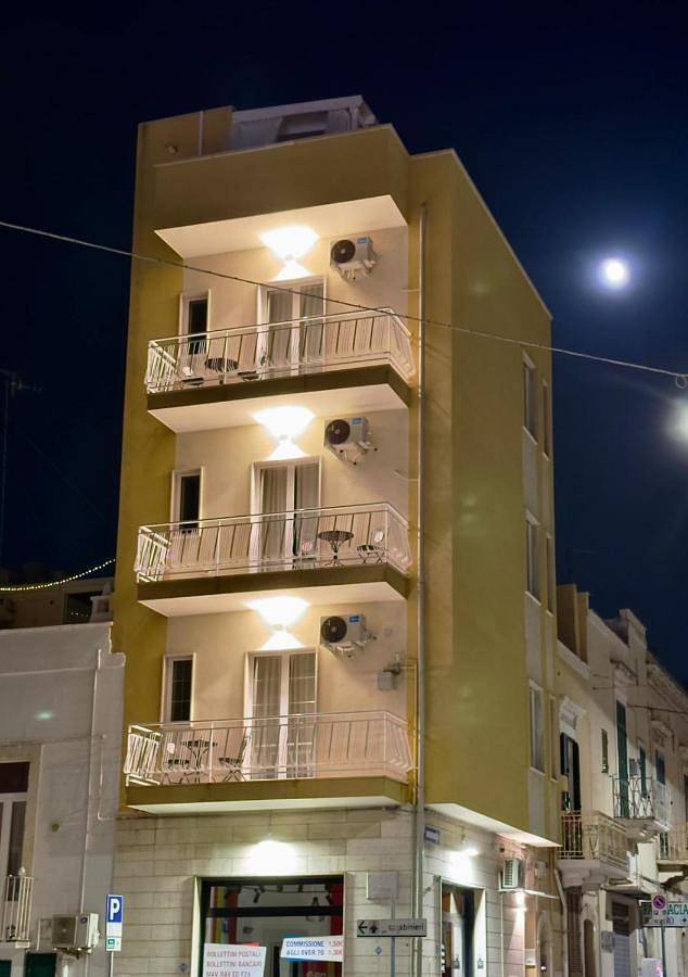 Maison d’hôte pour 10 personnes, avec balcon et vue à Monopoli - 2