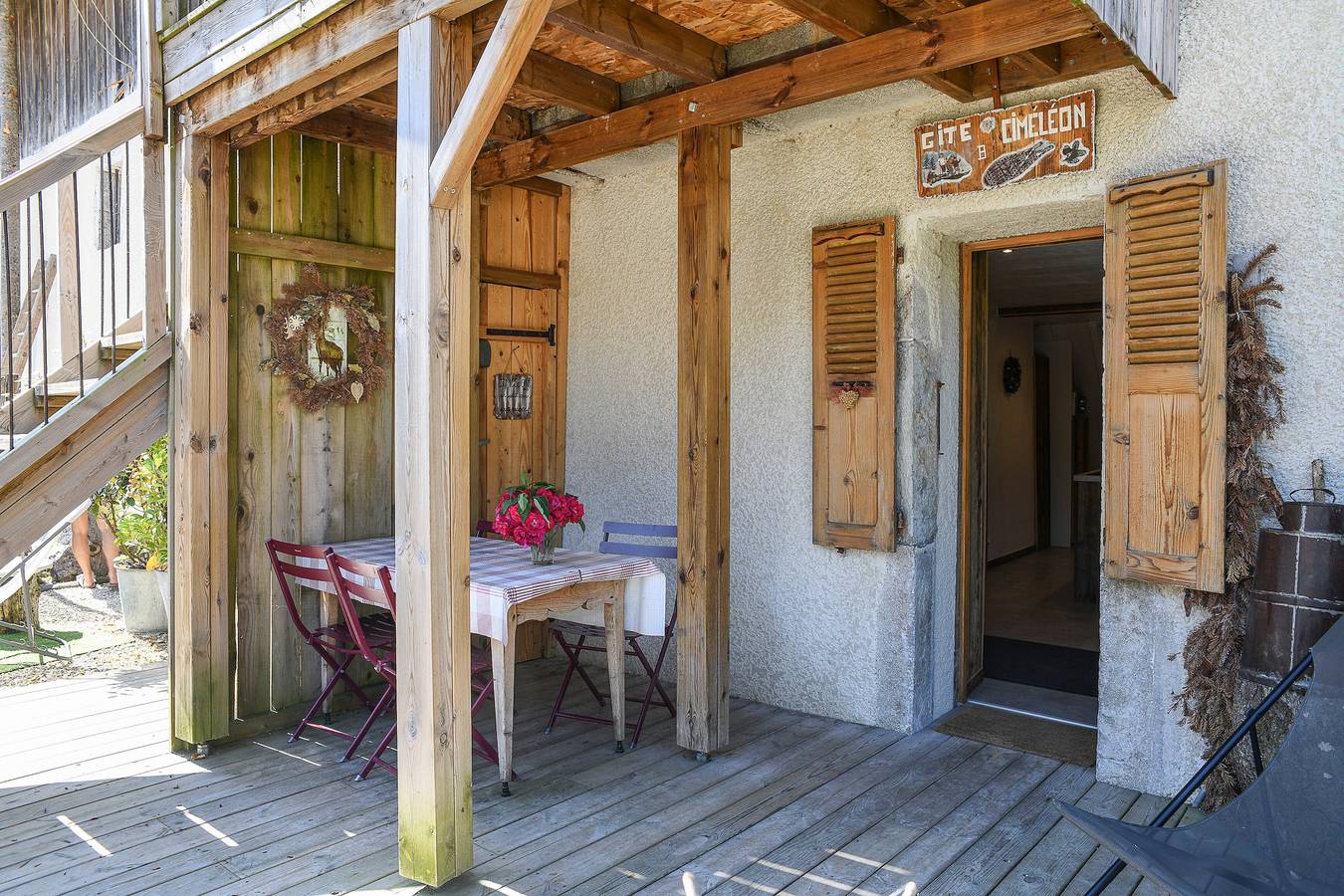 Gîte Ciméléon Bas – Authentischer Bauernhof, Alpenblick, private Terrasse, 4 Personen in Aillon-le-Jeune, Chambéry und Umgebung