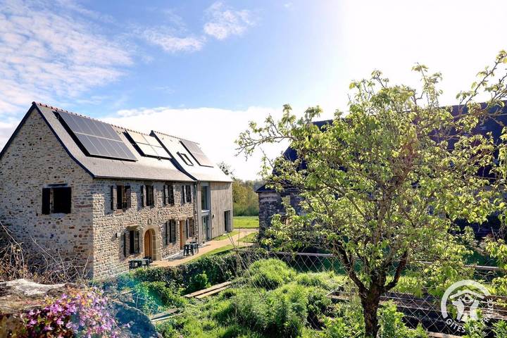 Gîte voor 19 personen, with Terras and Tuin as well as Uitzicht in Bretagne