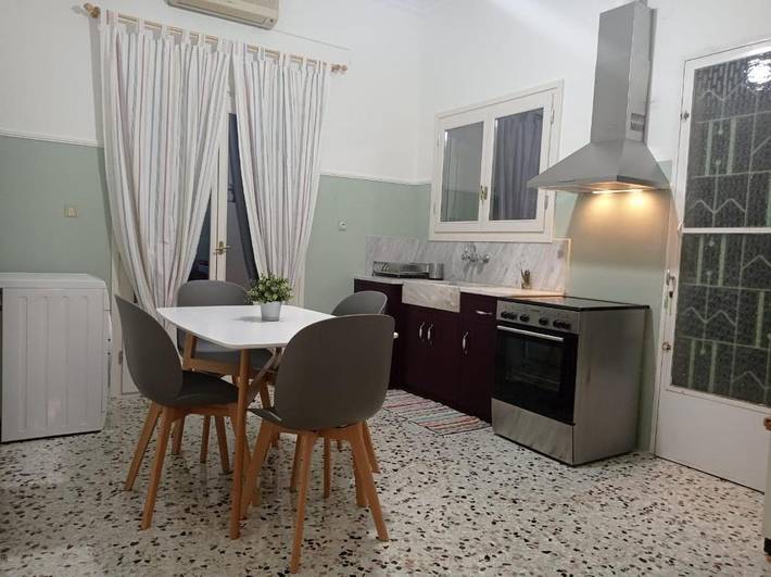 Gîte pour 7 personnes, avec vue et balcon dans Leonidion - 4