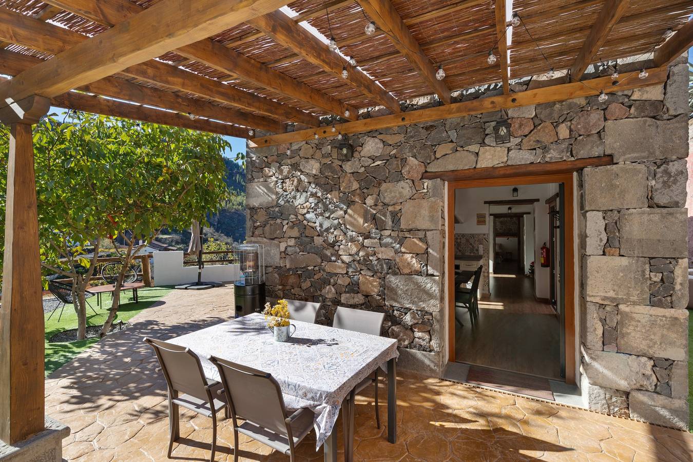 « Casa Rural La Pelusa » avec vue sur la montagne, Wi-Fi et climatisation in Tejeda, Gran Canaria Ouest