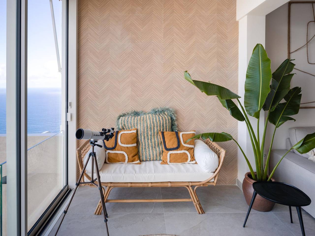 Apartamento vacacional entero, 'Toucan's Nest': Landing in Paradise in Telde, Gran Canaria Este