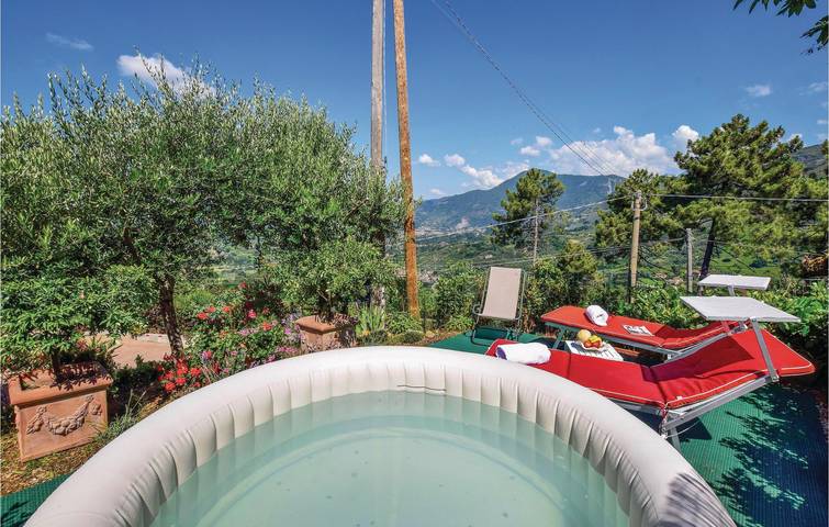 Location de vacances pour 5 personnes, avec terrasse et jardin à Camaiore - 2