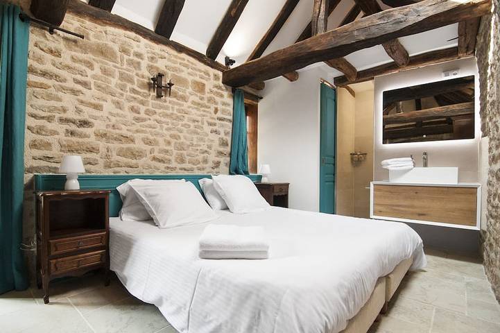 Chambre d’hôte pour 2 personnes, avec Jacuzzi ainsi que Terrasse et Jardin en Bourgogne