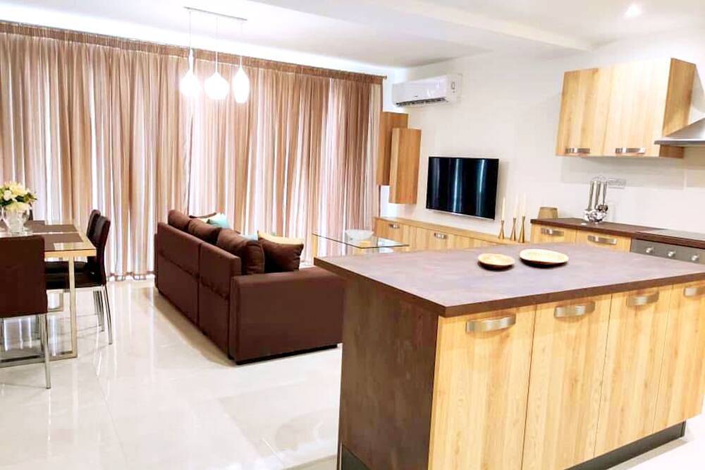 Ganze Wohnung, Grandblue Vista Marsalforn, State-of-the-art 2Br Seafront Luxury Apartment in Marsalforn, Zebbug