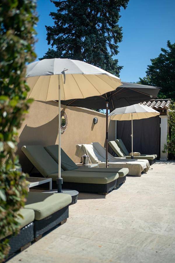 Location de vacances pour 2 personnes, avec vue ainsi que jardin et piscine à Entraigues-sur-la-Sorgue - 2