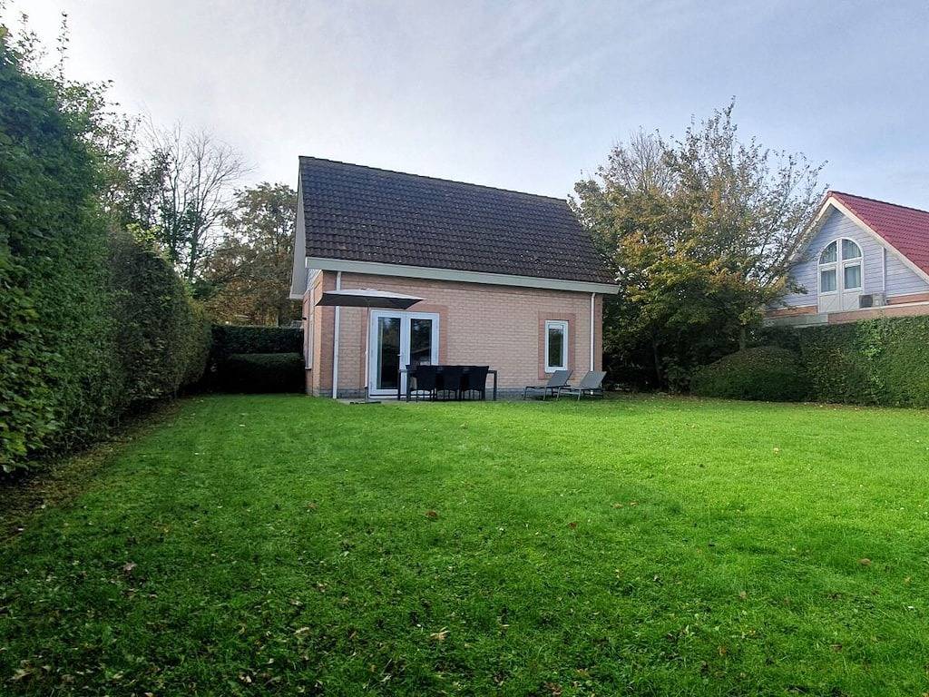 Villa in Kamperland met zwembad in De Banjaard, Kamperland