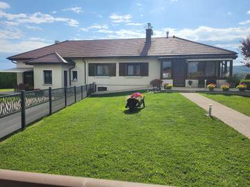 Appartement de vacances pour 4 personnes, avec terrasse dans le Doubs