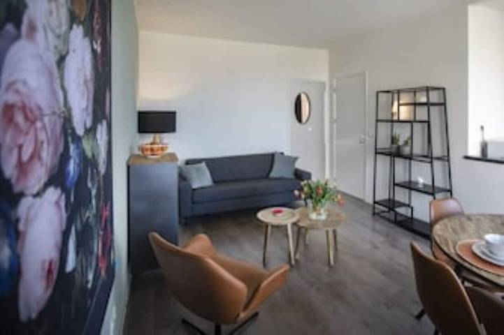 Geheel appartement, Seapoint, apartment with a balcony and a view of the sea in Zandvoort, Nederlandse Noordzeekust