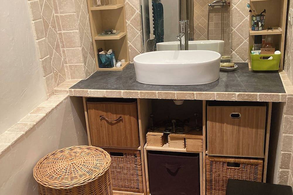 Maison de Village Dans le Parc Régional de Verdon Proche de Gréoux les Bains in La Verdière, Brignoles Region