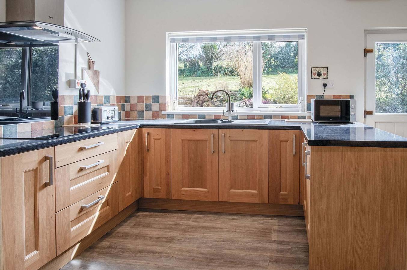 Sorrento - 3 Bed Holiday Home - Wisemans Bridge in Amroth, Pembrokeshire