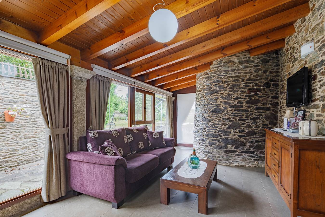 Apartamento entero, Apartamento rural 'O Pozo' con terraza compartida y Wi-Fi in Órdenes, Provincia de La Coruña