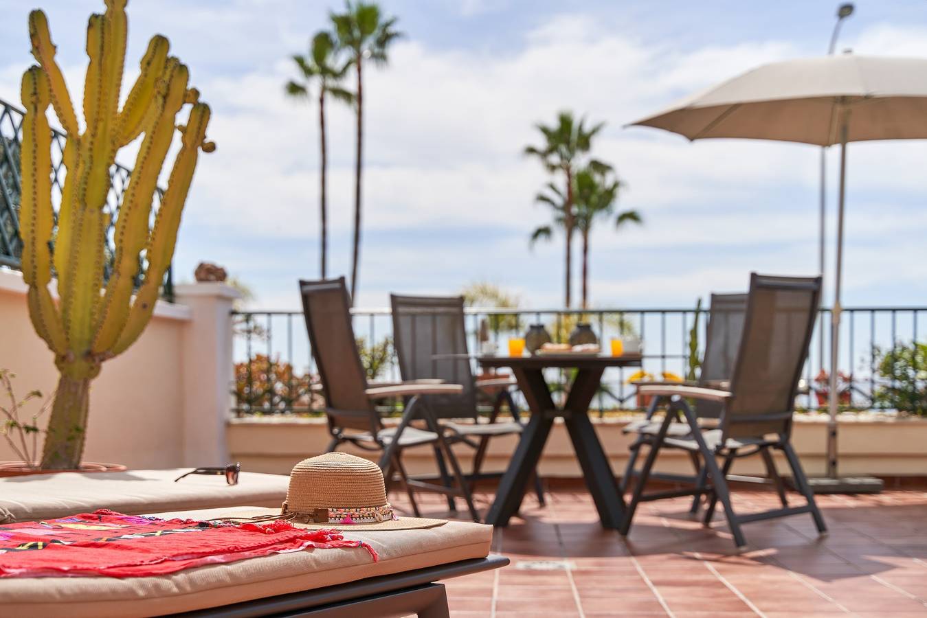 Ganze Wohnung, Ferienwohnung '1st Line Burriana, Nerja' mit Meerblick, Wlan und Klimaanlage in Playa de Burriana, Nerja