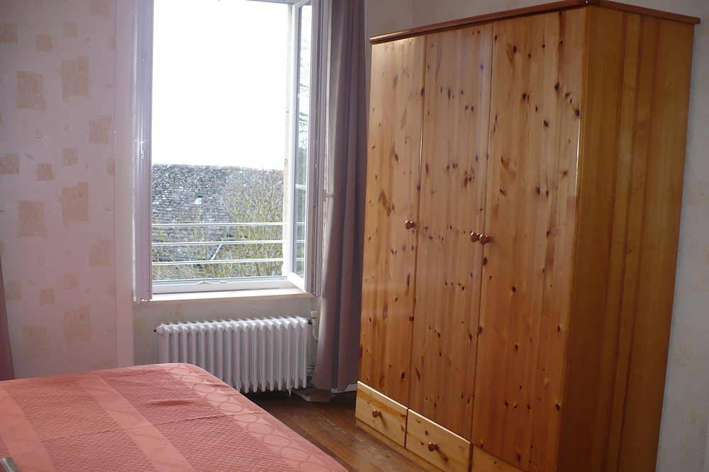 Entire apartment, Right Wing Of The Manor House in Siouville-Hague, Côte de la Déroute