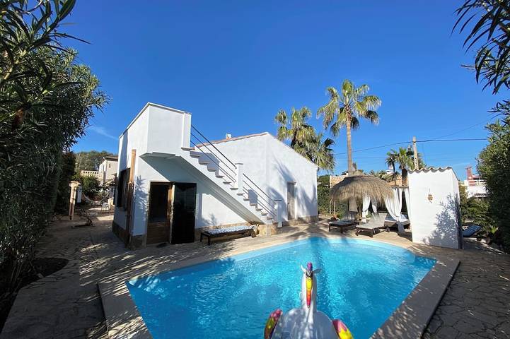 Ferienhaus für 6 Personen, mit Terrasse und Garten in Cala Llombards