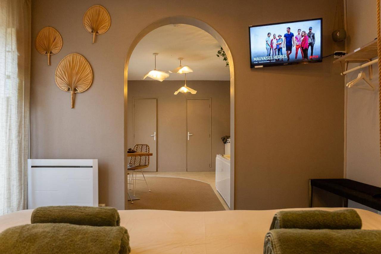 Appartement entier, Love Room Suite Bali - Auray en Bretagne in Brech, Côte des Mégalithes