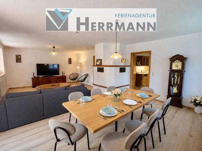 Ferienhaus für 8 Personen, mit Balkon und Terrasse sowie Garten und Ausblick in Halblech