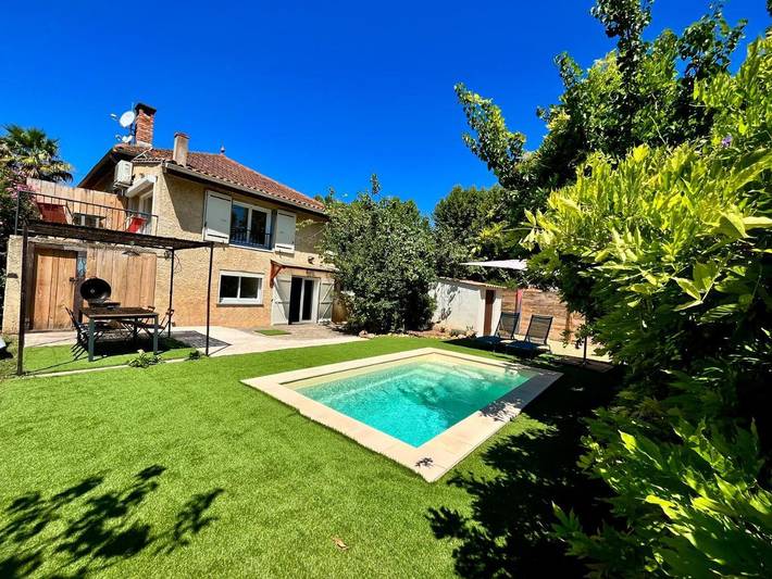Location de vacances pour 2 personnes, avec piscine ainsi que jardin et vue à Montséret - 2
