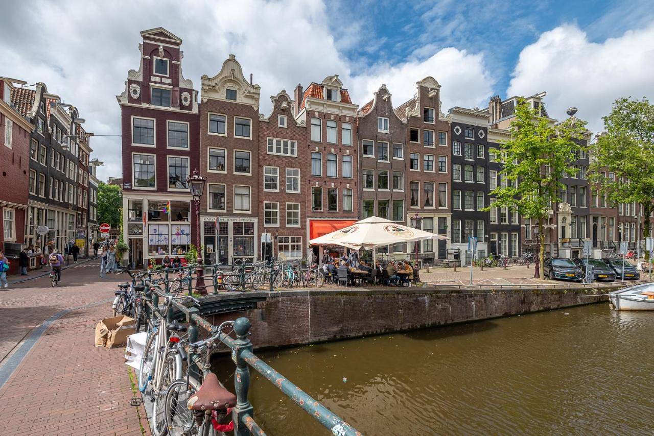 Elegant & unique canal house in famous canal area in Côte hollandaise