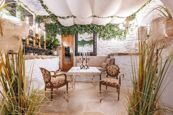 Rock House – Pool & Authentic 17th-Century Home in Goult, Parque natural regional del Luberon