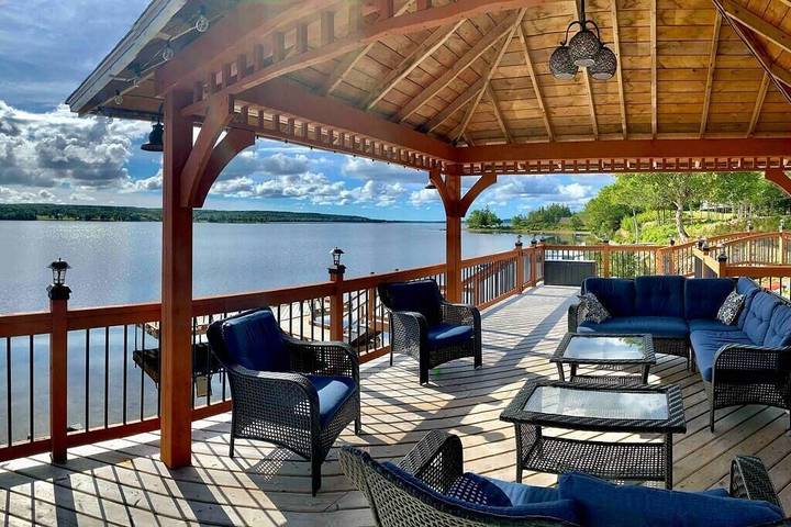 Glamping for 5 people, with balcony and sauna in Nova Scotia