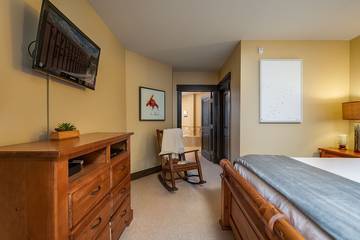 Loft for 11 Guests in Winter Park, Arapaho National Forest, Picture 3