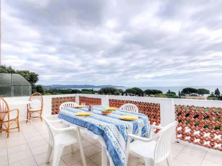 Ferienwohnung für 4 Personen, mit Terrasse in Cavalaire-sur-Mer - 2