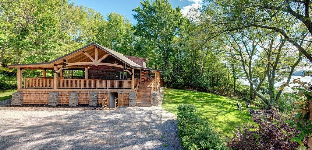 2 Lakefront Cabins auf 1. 3 Morgen. Cayuga Cabins - Finger Lakes, in der Nähe von Ithaca in Cayuga Lake