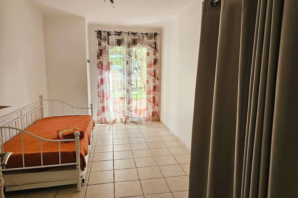 Appartement entier, Le Petit Maraîcher : Terrasse & Calme Absolu in Puget-sur-Argens, Côte méditerranéenne (France)