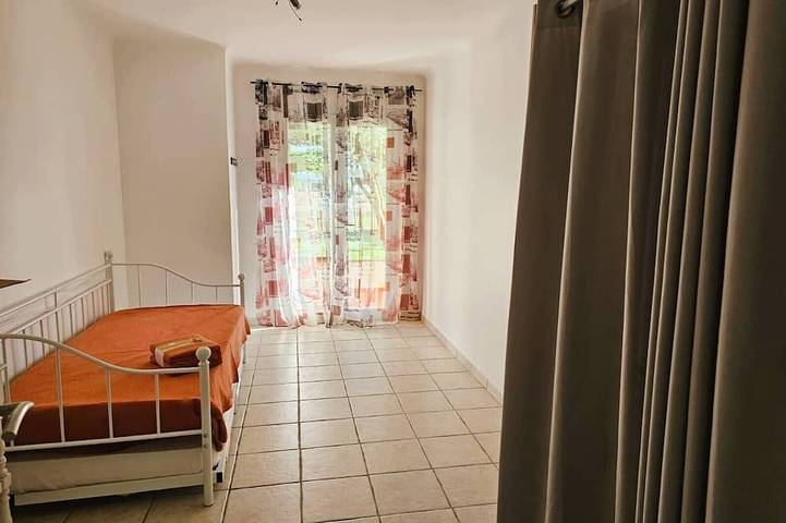 Ganze Wohnung, Le Petit Maraîcher: Terrace & Total Tranquility in Puget-sur-Argens, Mittelmeerküste (Frankreich)