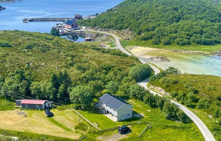 Ferienhaus für 9 Personen mit Terrasse in Lurøy