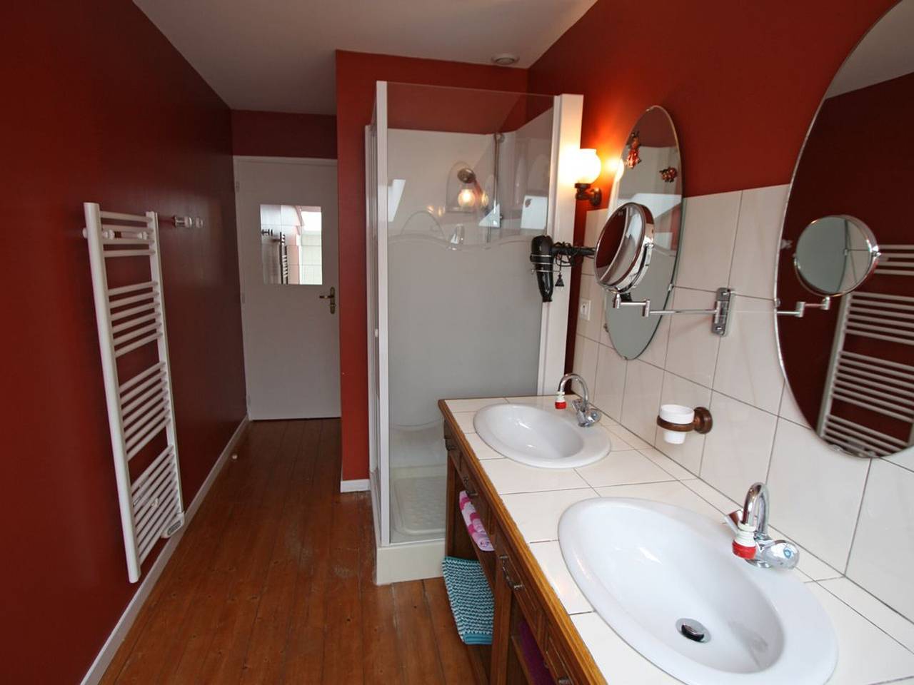Gîte de Charme avec Terrasse près de Bourbonne-les-Bains, 2 chambres, poêle à bois, Wifi inclus in Lironcourt, Neufchâteau