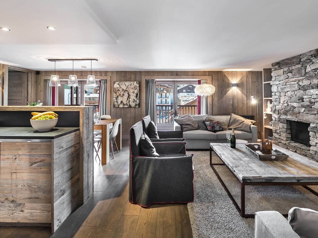 Appartement entier, Appartement de standing avec balcon en plein centre, près des pistes - 4 chambres, 8 personnes in Val-d'Isère, Massif du Ruitor