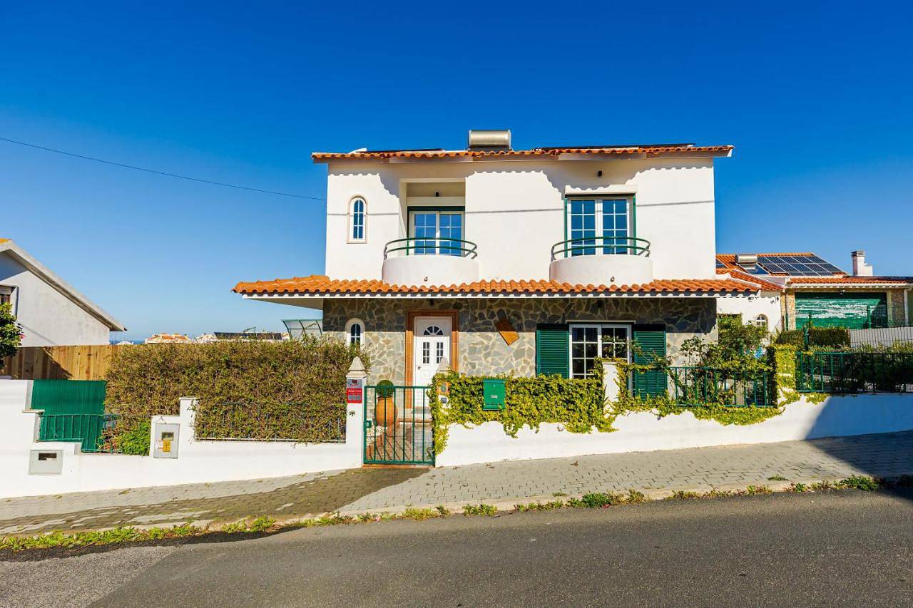 Casa Brincosa Ericeira in Praia da Foz do Lizandro, Ericeira