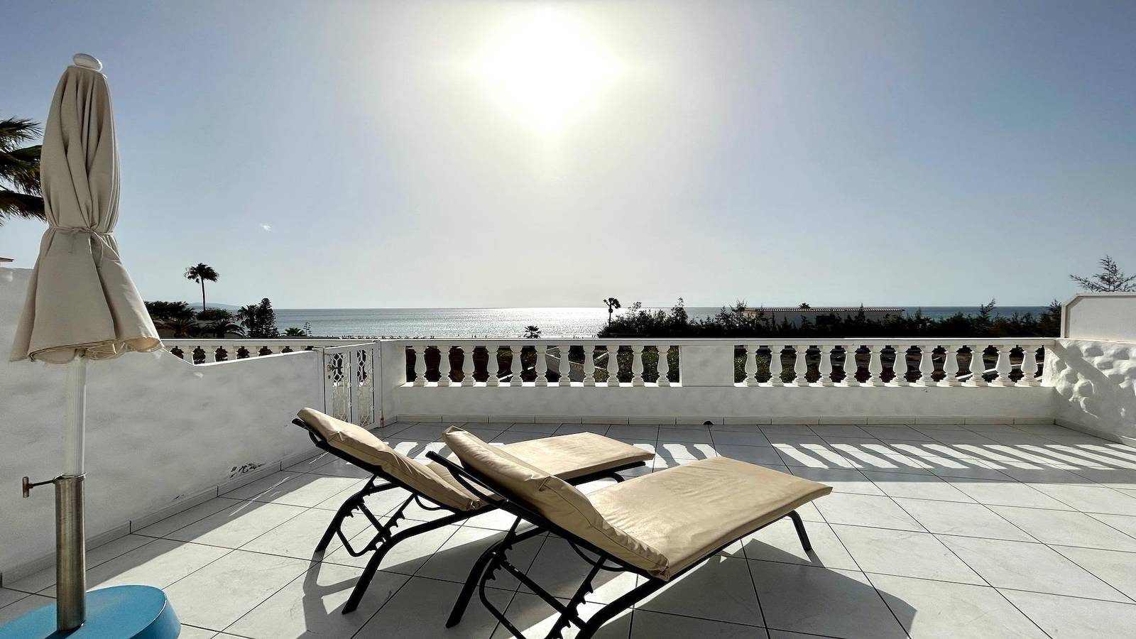 Entire holiday apartment, On the beachfront with unique views in Costa Calma, Südliche Bucht Costa Calma