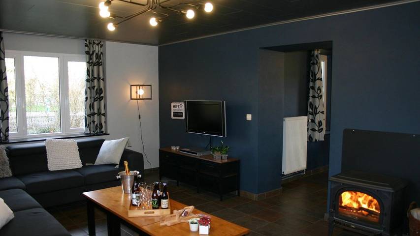 Vakantiehuis voor 16 personen, with terras and sauna as well as tuin in Vielsalm