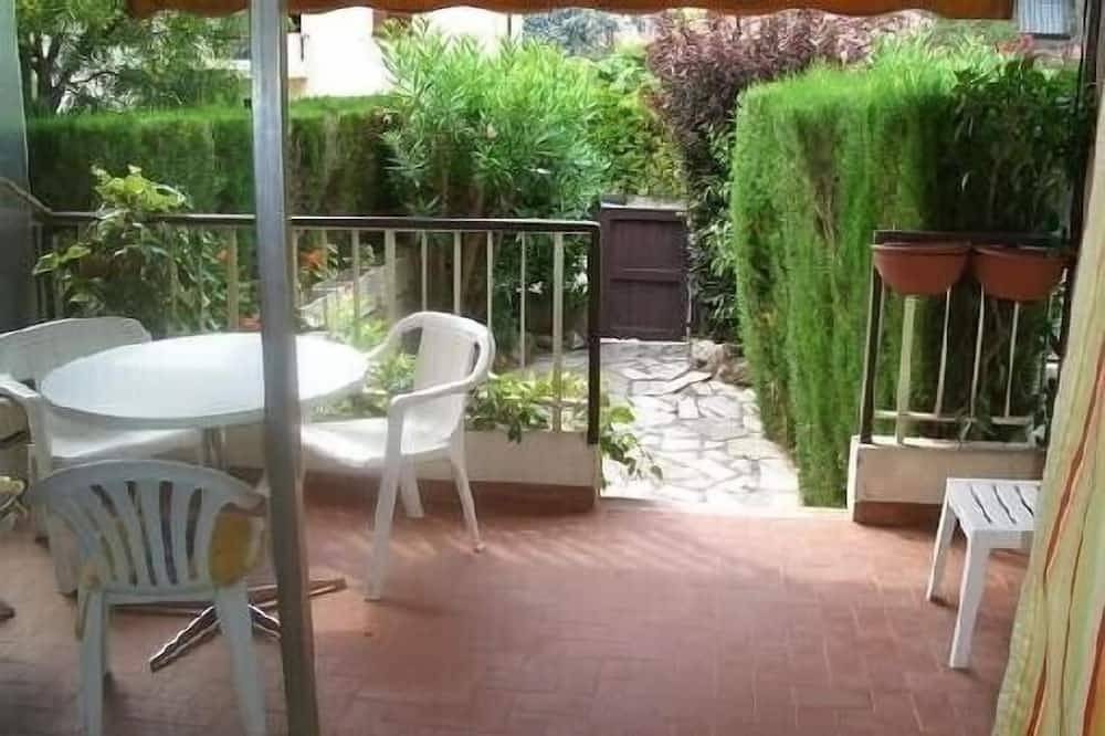 Ganze Wohnung, Napoule - Großes Studio - Terrasse auf Garten - 100m Des Plages in Mandelieu-la-Napoule, Massif de l'Esterel