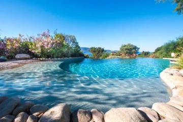 Gîte pour 4 personnes, avec terrasse et piscine dans Olmeto Plage