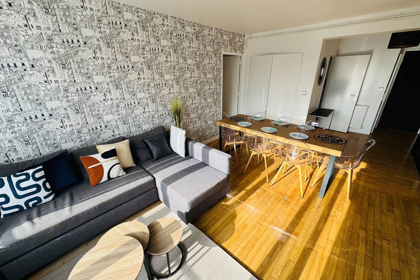 Apartamento entero, 5-room apartment in the heart of the city center in Caen, Región de Caen