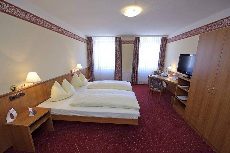 Hotel Adlerbräu Gmbh & Co - Doppelzimmer Stammhaus mit Blick auf den Marktplatz, foto 7